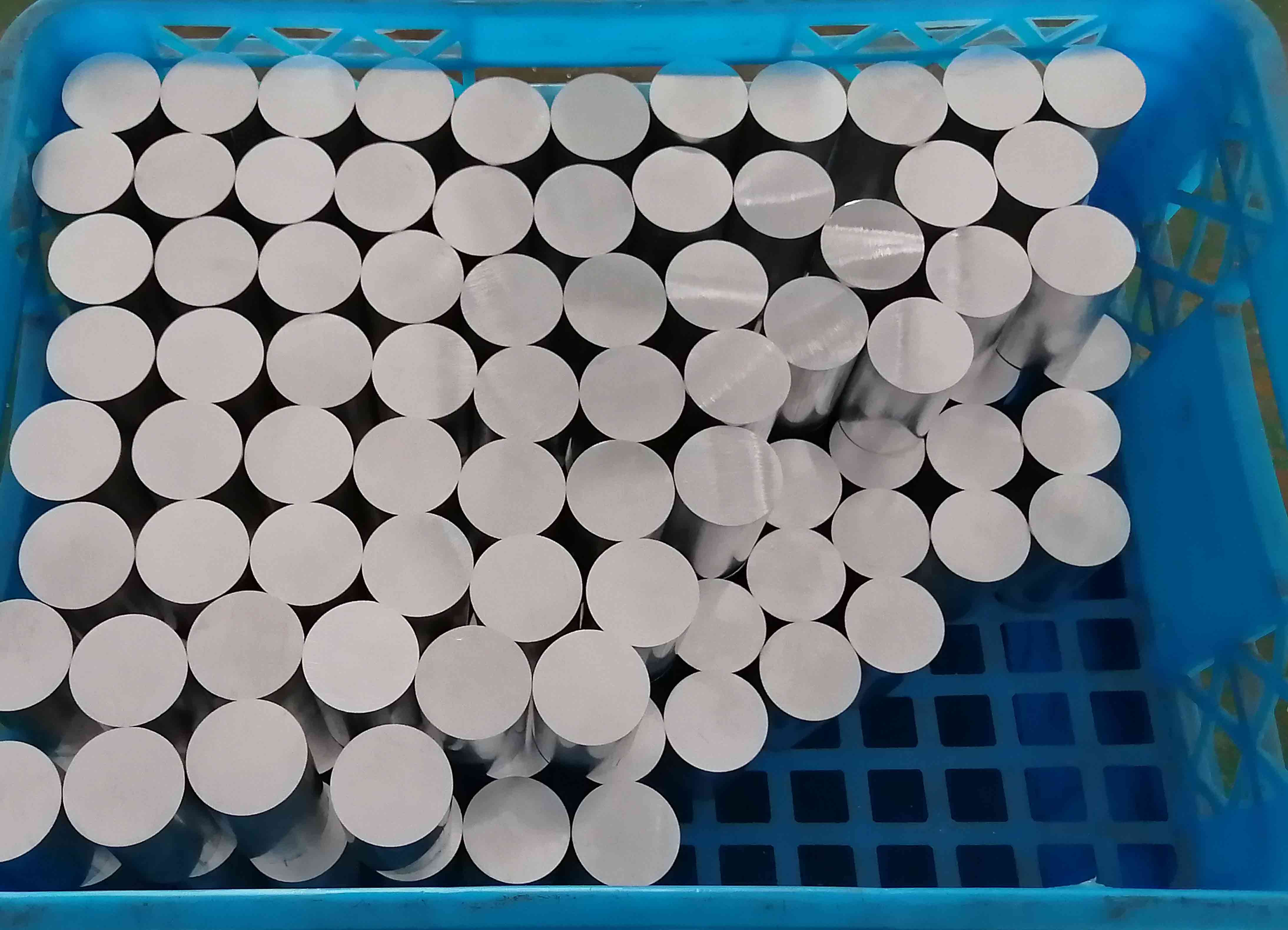 鋁棒切割現(xiàn)場圖