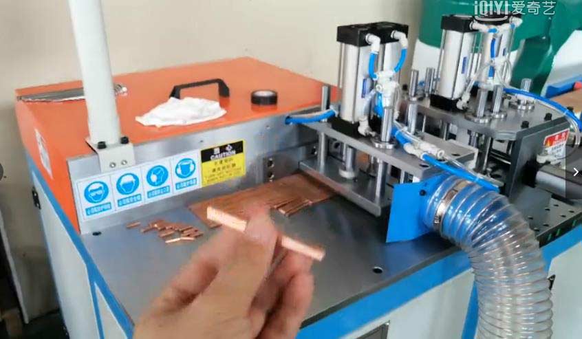 全自動銅棒切割機(jī) 全自動銅棒切割機(jī)