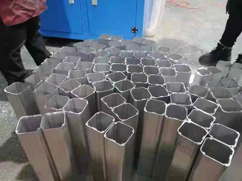 鋁管自動切割機-可多支鋸切-可切割鋁圓管、方管、薄壁管，型號齊全